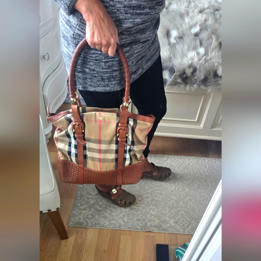 Vintage Burberry shoulder Brown and Tan.